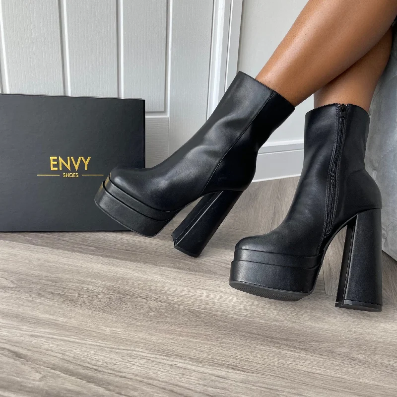 CASEY BLACK PU PLATFORM HEELED BOOTS