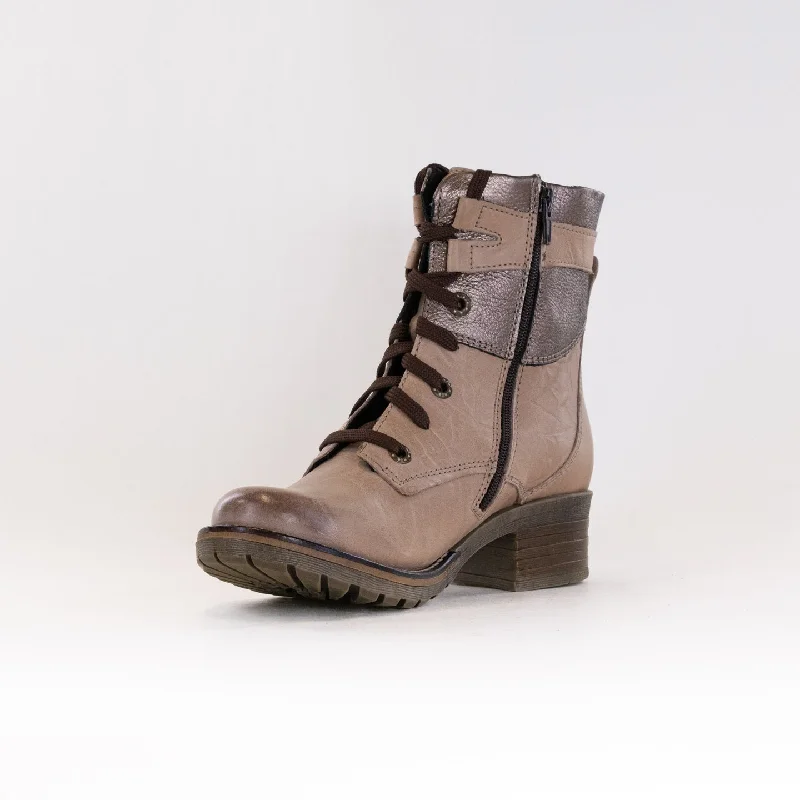 Dromedaris Kara Metallic (Women's) - Taupe Metallic