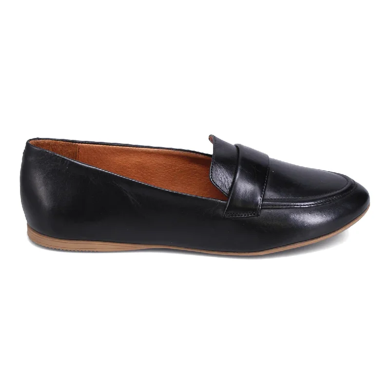 Miz Mooz Women's Ken Loafer Black