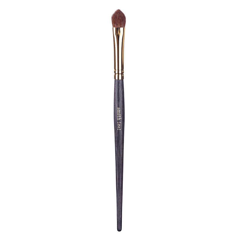 256 Arrowhead Laydown Eyeshadow Brush Large