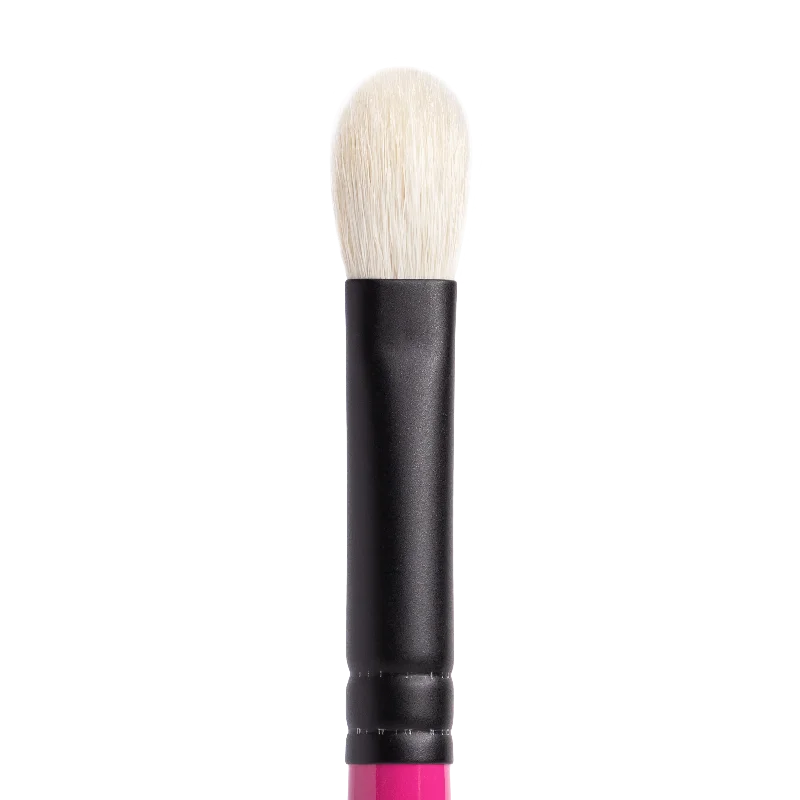 Whats Up Beauty - R105 Tapered Blending Eyeshadow Brush