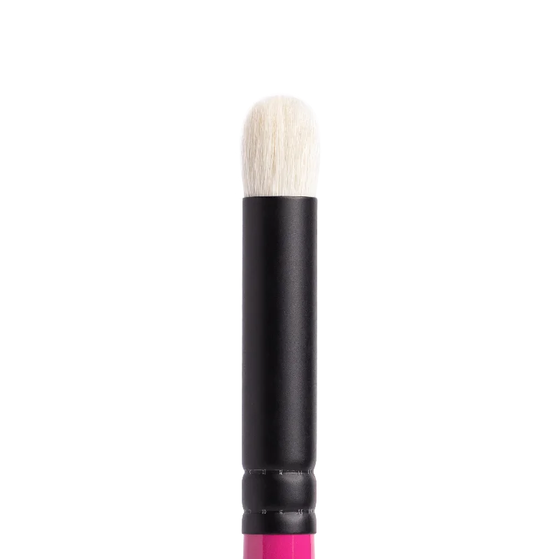 Whats Up Beauty - R109 Domed Eyeshadow Brush